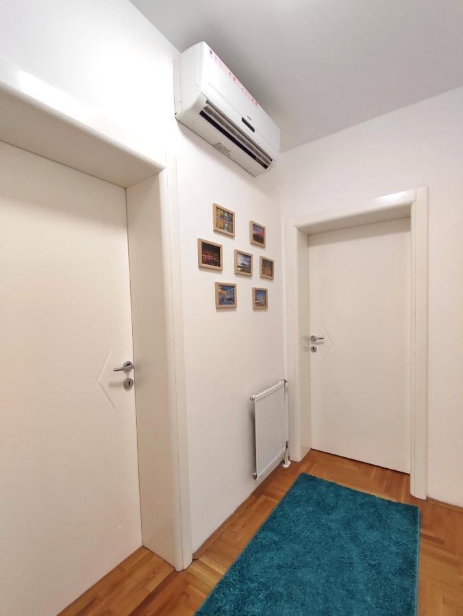 Apartman Ns Dan Private Parking Novi Sad Bagian luar foto